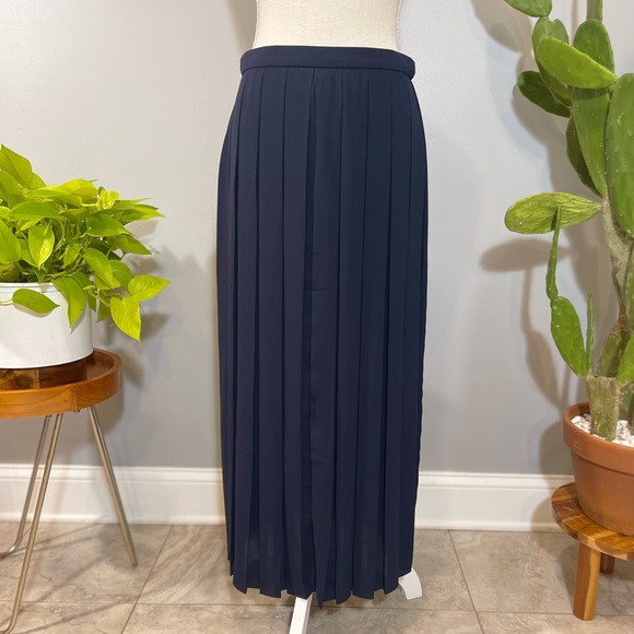 J Crew 2/4 wide pleated navy  midi skirt - Picture 3 of 7